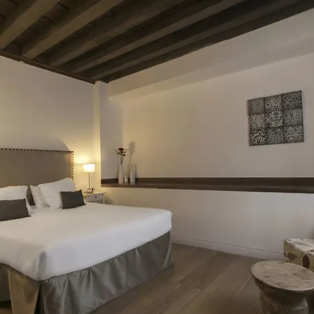 Shine Albayzín 3*